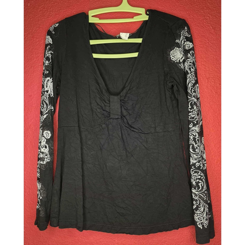 Black Long Sleeve V‎ Neck Top Floral Sleeve Details Blouse